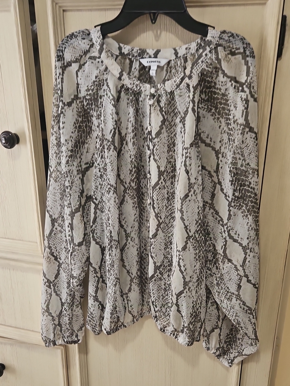 Express Snake-Print Flow Blouse in Beige and Black